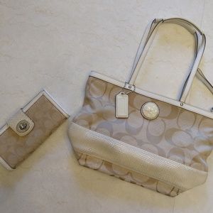 Coach Purse and Wallet white/tan